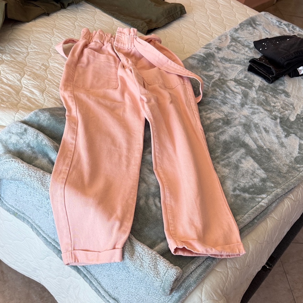 Chic Pink Cropped Pants